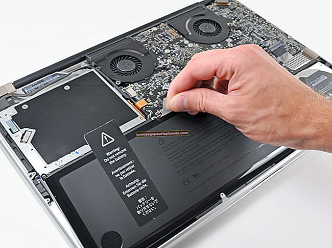 Paano Tanggalin ang Mga Fingerprints Mula sa isang MacBook Pro